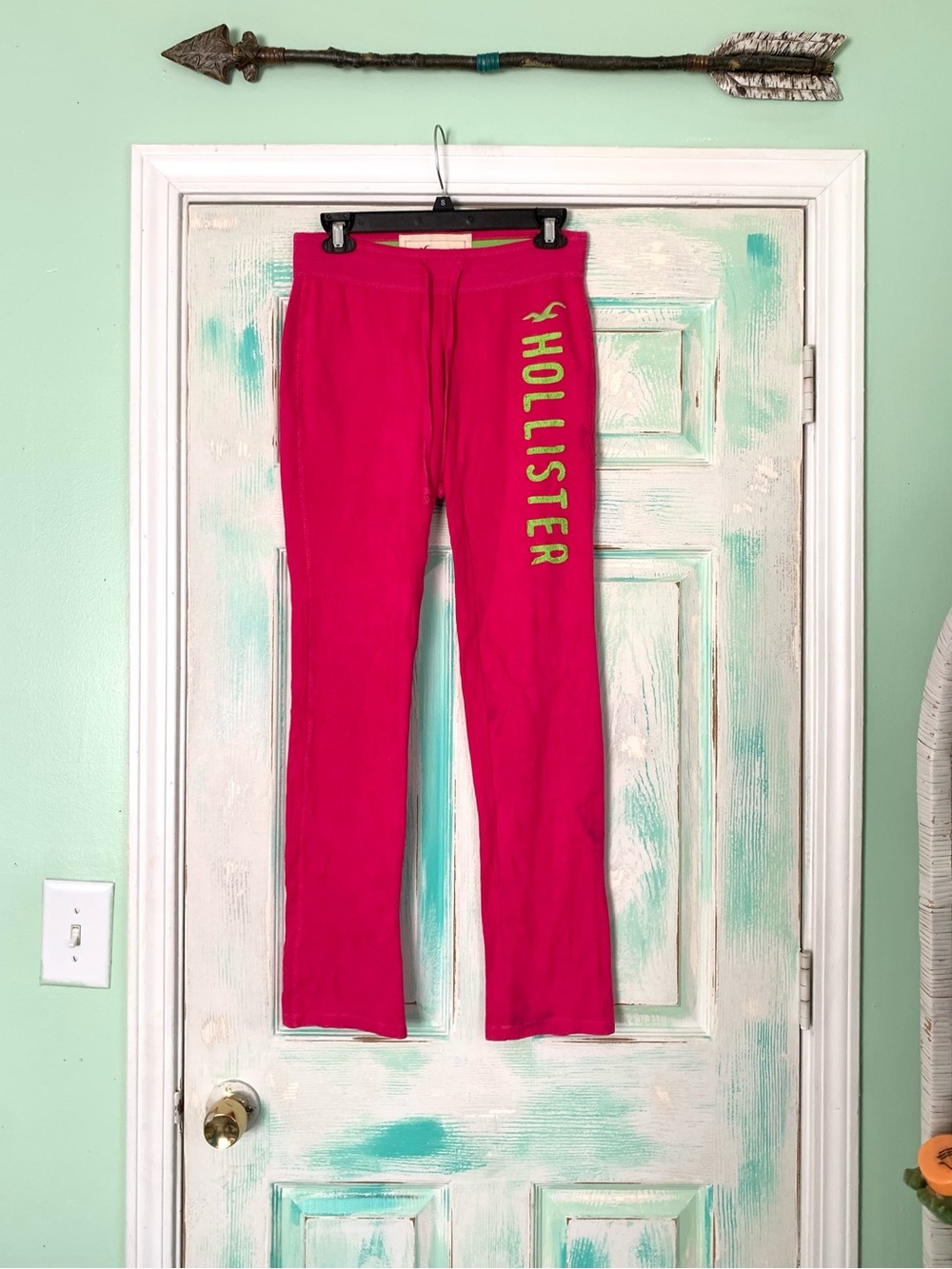 2000’s/2010’s Hollister Hot Pink & Green Logo Sweatpants XS